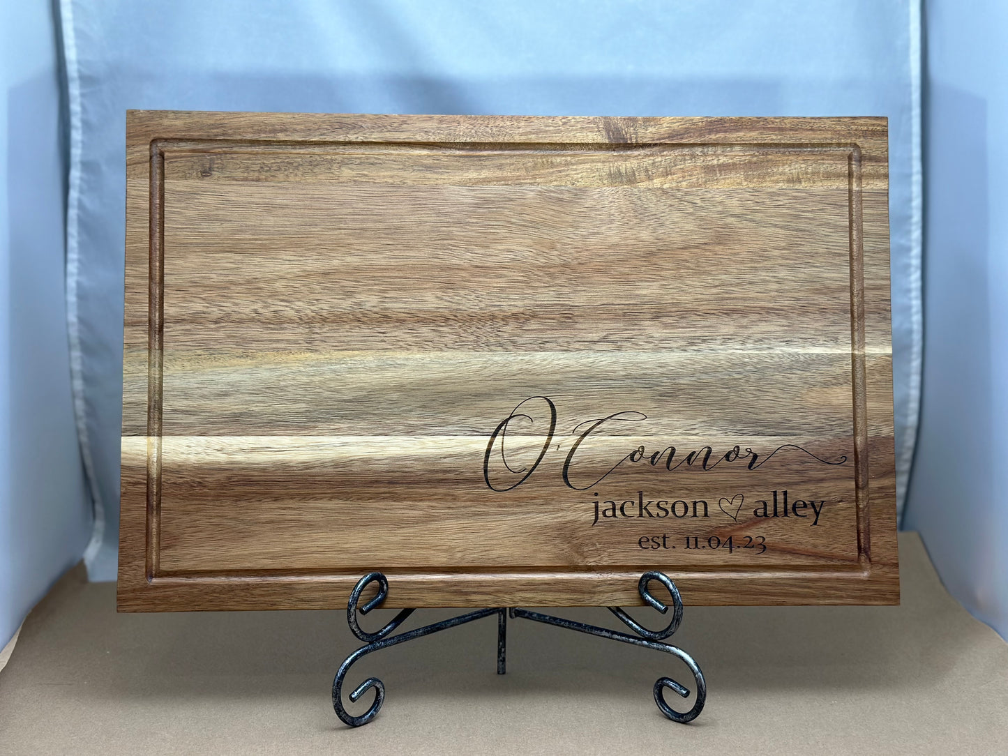 Acacia Cutting Board (17x11)