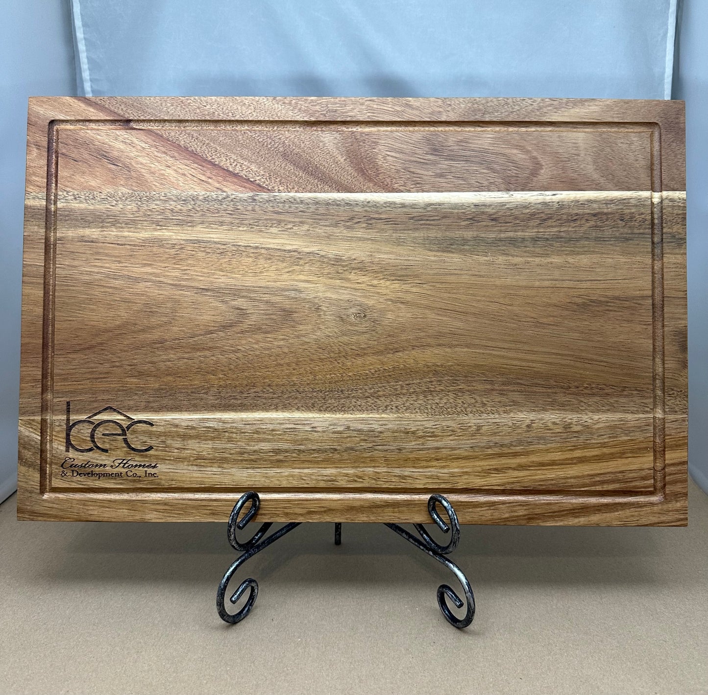 Acacia Cutting Board (17x11)